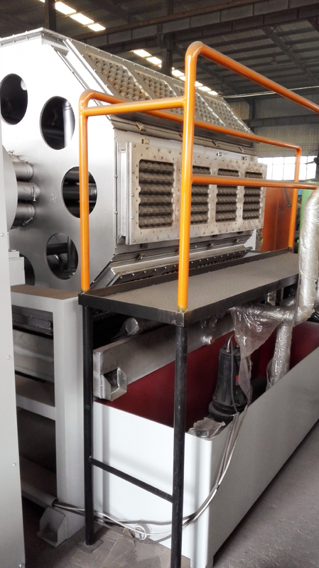 Rotary Paper Egg Tray Machine 2000-3000pcs/H Orange And Green Pulp Molding Machine voor het maken van papieren eiendoosjes/trays