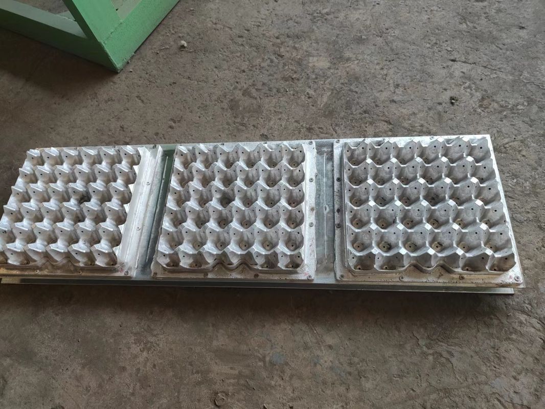 Semi-automatische papier eiertraymachine 1000 stks / uur Automatische eierdoosproductielijn