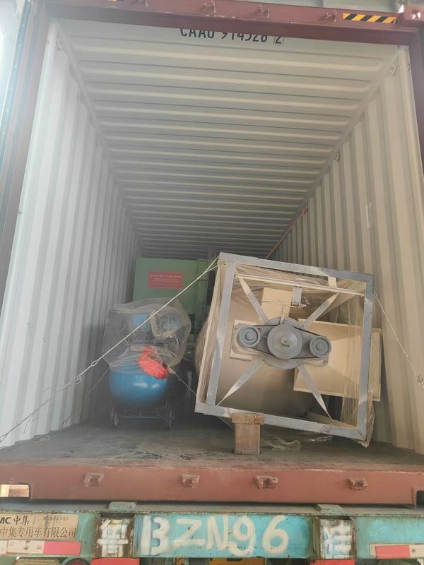 4 zijden Rotary Paper Egg Tray Machine PLC Control en Plastic Mould Material voor de productie van eieren