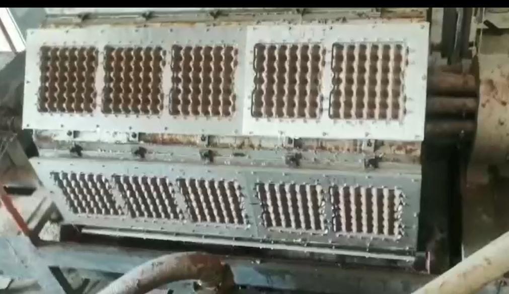 4000-5000 stuks per uur Capaciteit Eierenbak Pulp Gietmachine 12-20 slag/minuut Vormingssnelheid voor Eierenbakmachine