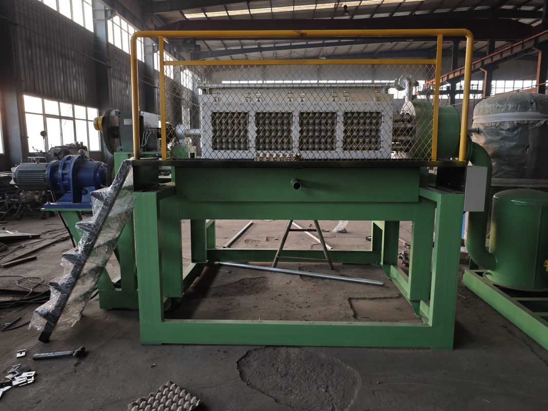 2500-3000pcs/uur Capaciteit Halfautomatische 4*4 Vormen Eierenbak Machinemaking Papier Pulp Molding voor grote volume productie