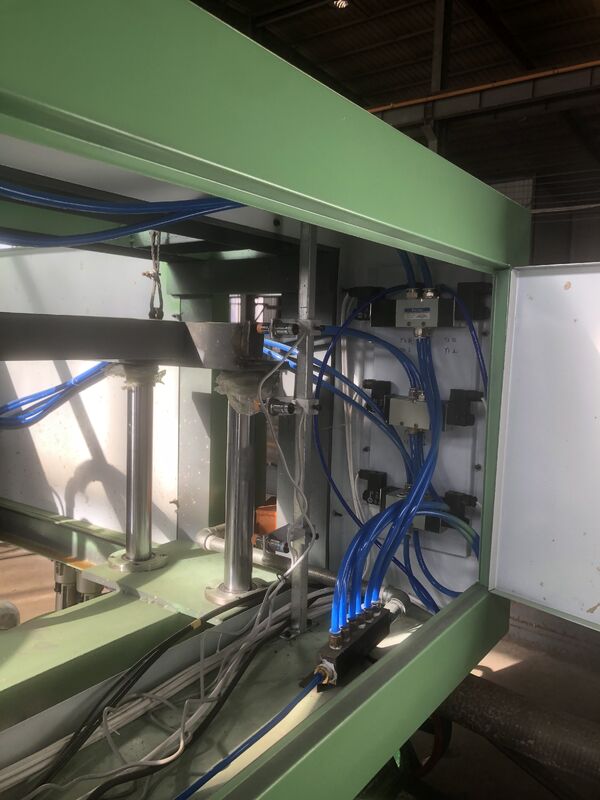 High Capacity 1500pcs Per Hour Eggs Tray Machine semi-automatische en automatische voor afvalpapier materiaal