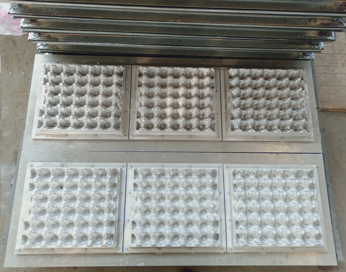 Duurzame Het Karton van het Papierafvalei het Maken Machine die Vormt Type 1000pcs/H vergelden