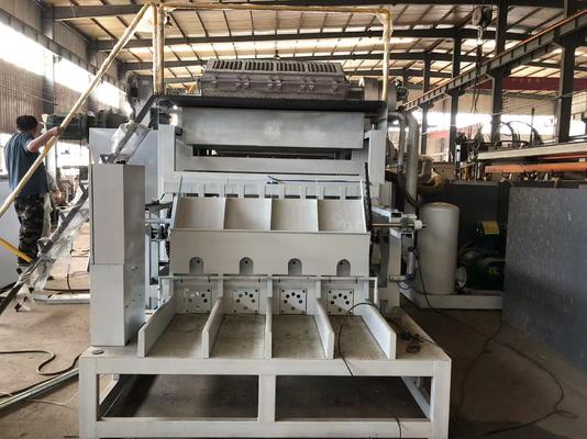 4*4 Vormen 2500-3000 stuks/uur Rotary Egg Tray Productielijn Uitgerust met Pulp Slurry Preparation Forming Drying And Stacking Units voor de productie van Egg Tray
