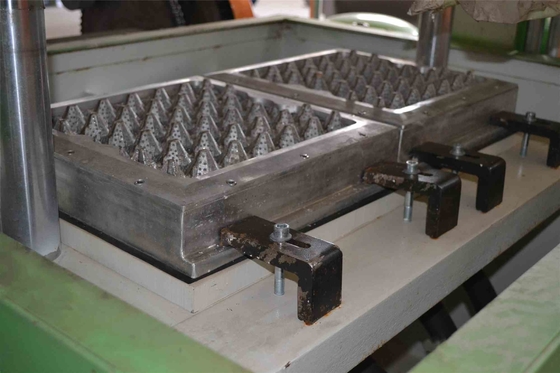 700pcs/h kleine het Eikarton van de Papierpulp het Maken Machine voor Huisgebruik